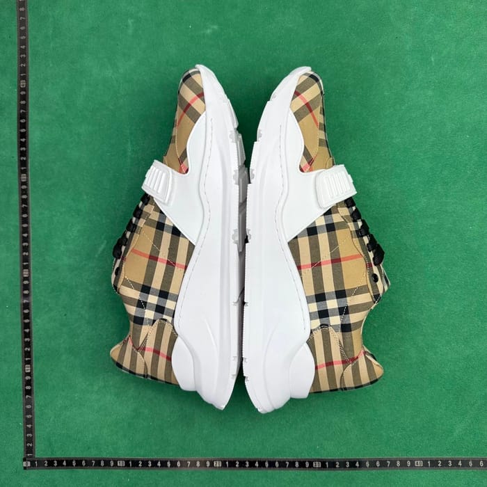 Burberry TT 6 Comfortable Versatile Low-Top Dad Sneakers